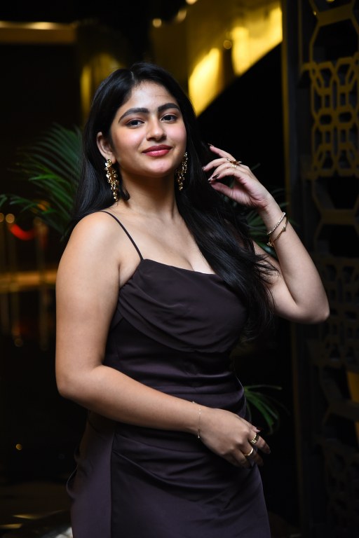 Thellakaagitham Actress Nakshatra Modern Looks