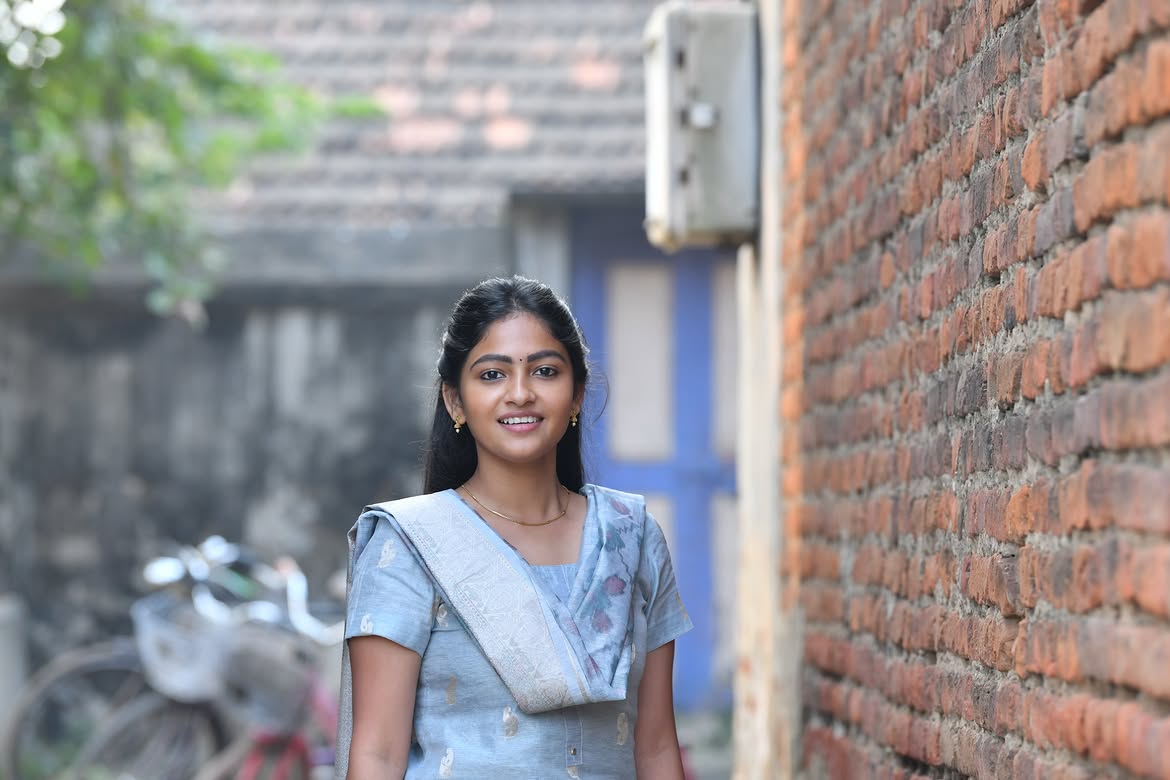 Nakshatra Shares Tella Kaagitham Working Stills