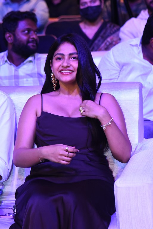 Thellakaagitham Actress Nakshatra Modern Looks