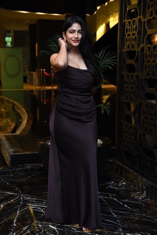 Thellakaagitham Actress Nakshatra Modern Looks