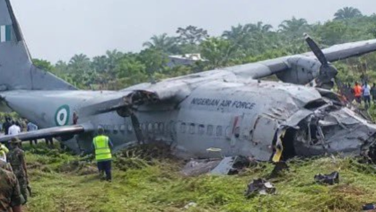 Military Aircraft Crash : ఘోర ప్రమాదం.. కుప్పకూలిన సైనిక విమానం.. 32మంది మృతి