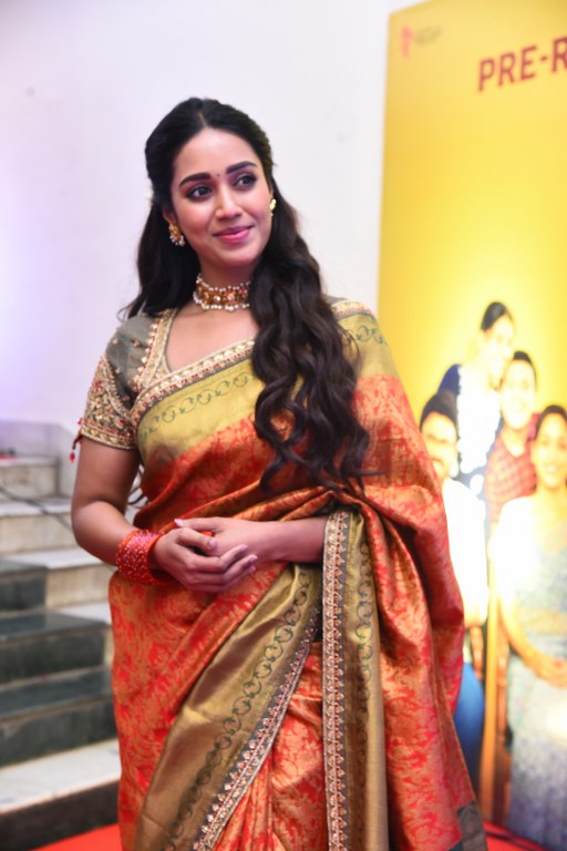Nivetha Pethuraj Stunning Looks in Saree at Aadarsha Kutumbam Pre Release Event