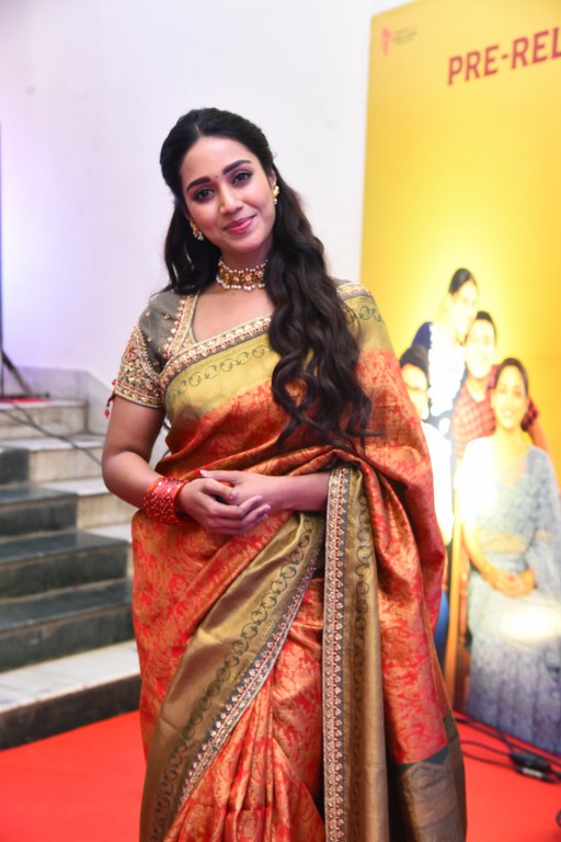 Nivetha Pethuraj Stunning Looks in Saree at Aadarsha Kutumbam Pre Release Event