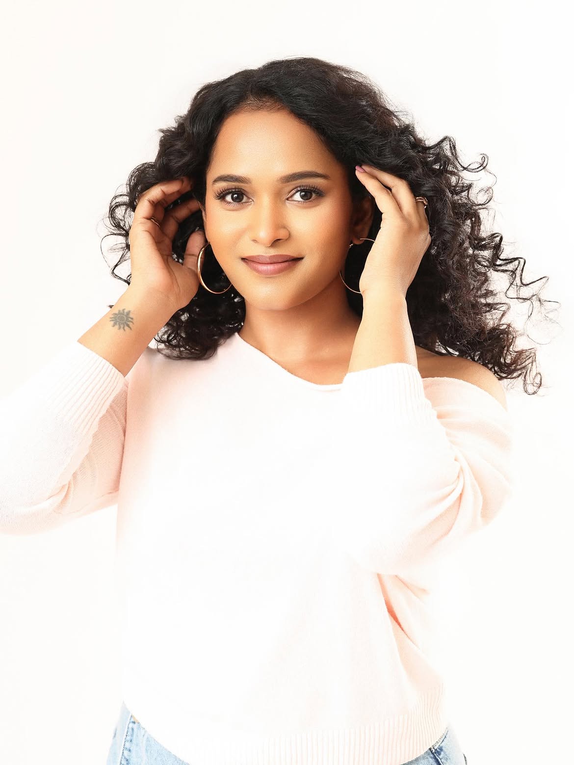 Pavani Karanam Sizzling Photos in Short Skirt