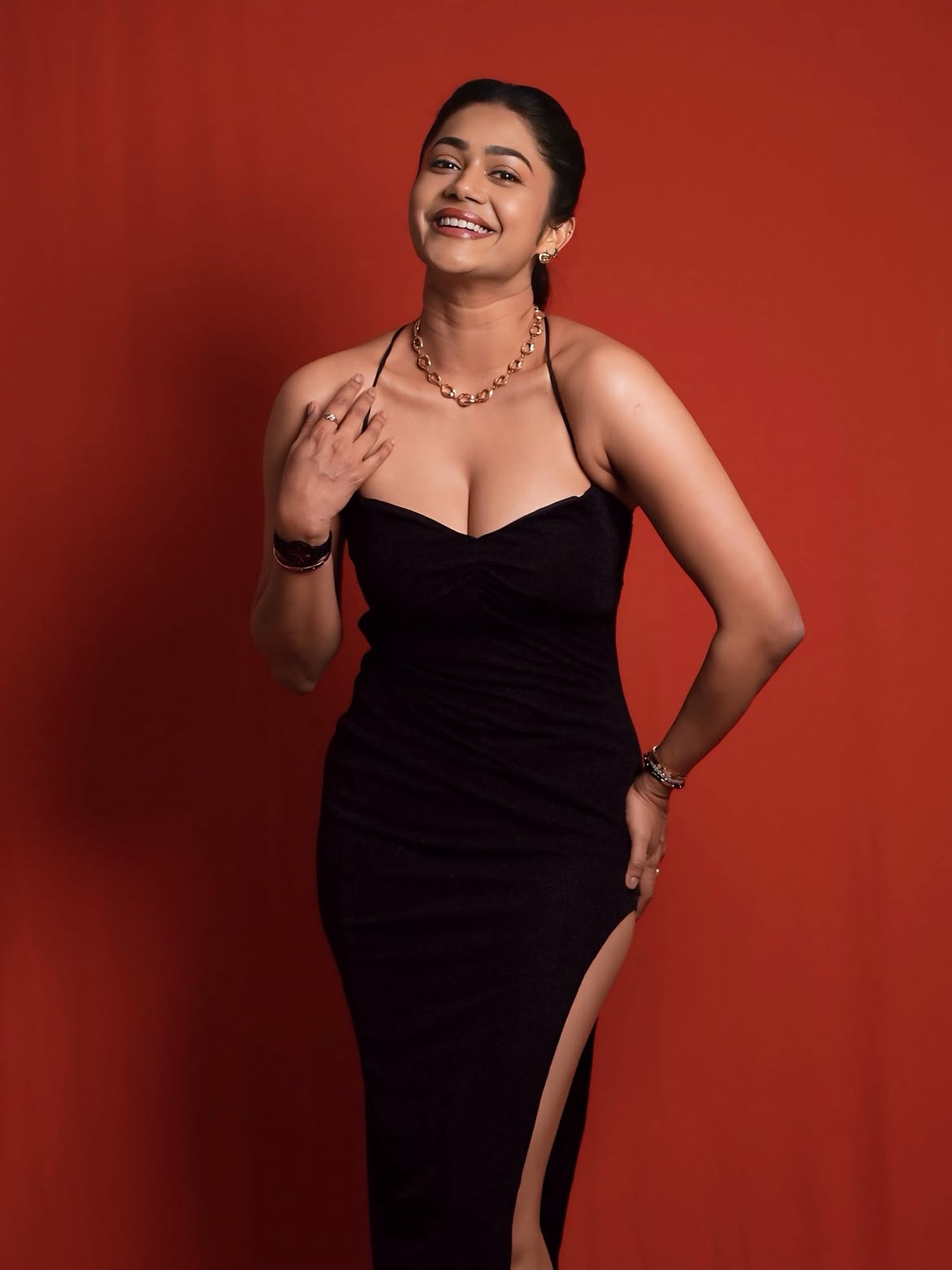 Payal Radhakrishna Shows her Beauty in Black Dress