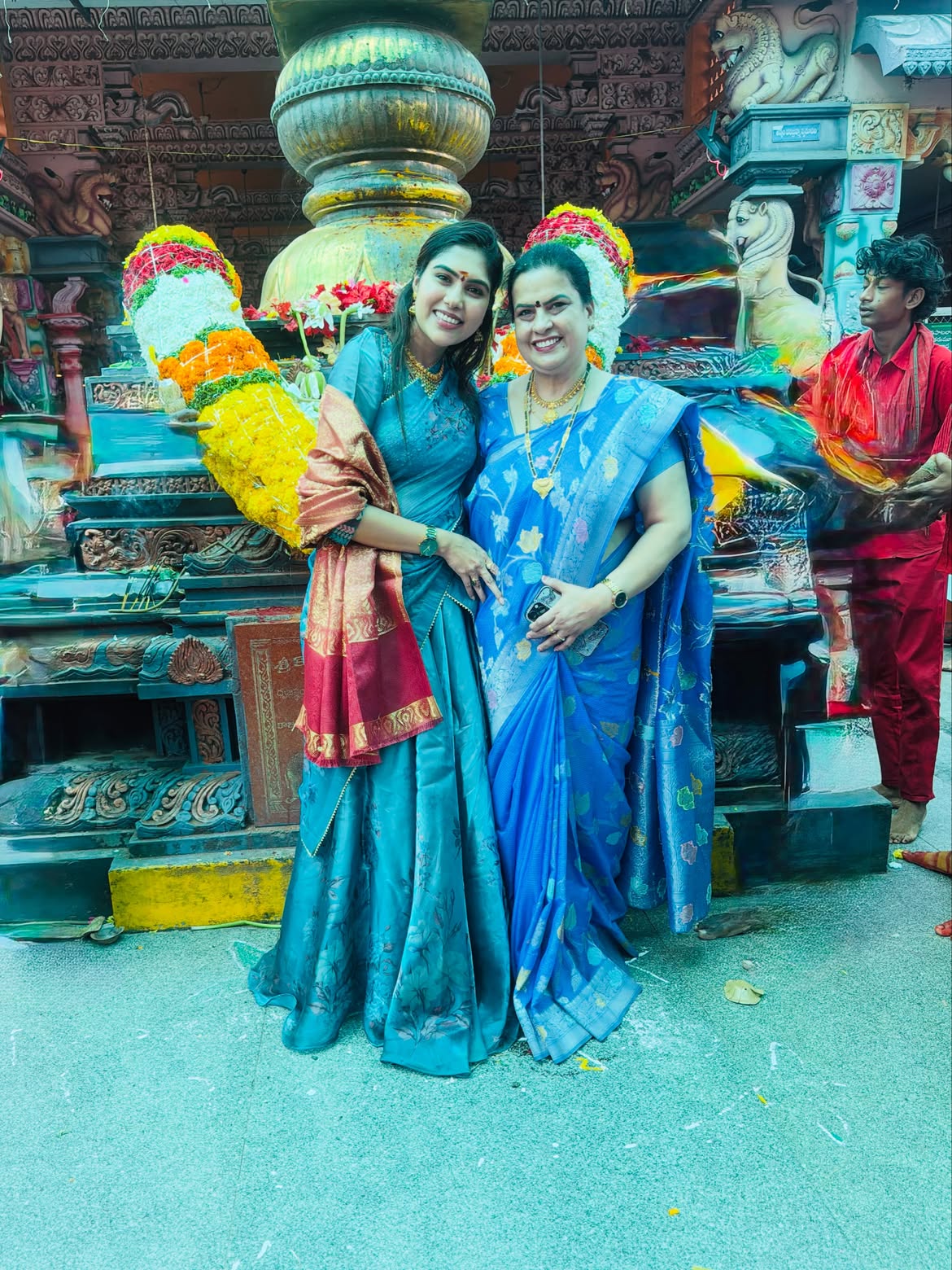 Jabardasth Satya Sri Visits Nidadavolu Kota Sattemma Thalli Temple