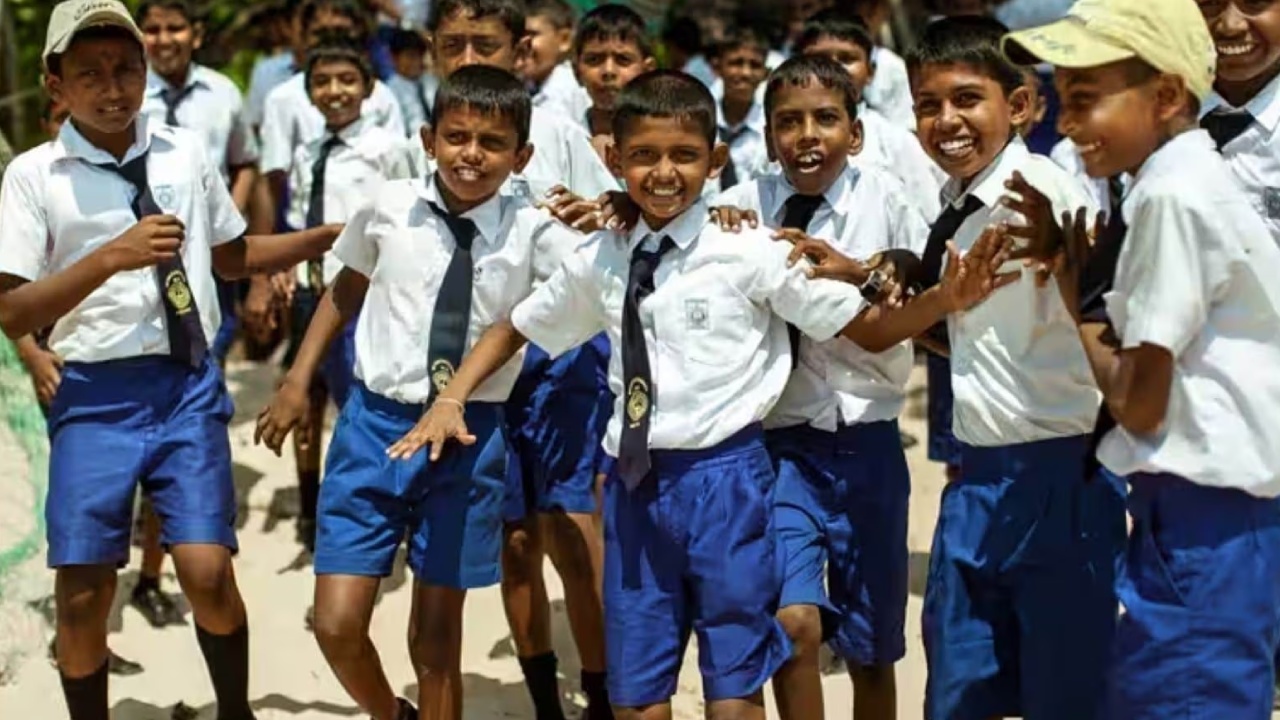 School Holidays : ఏపీలోని విద్యార్థులకు ఊహించని గుడ్‌న్యూస్.. మళ్లీ నాలుగు రోజులు సెలవులు..? ఎలా అంటే..