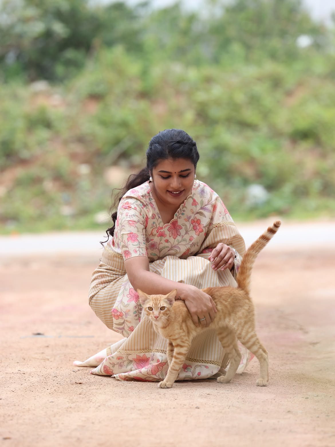 Sharanya Pradeep Cute Photos with Pet Cat