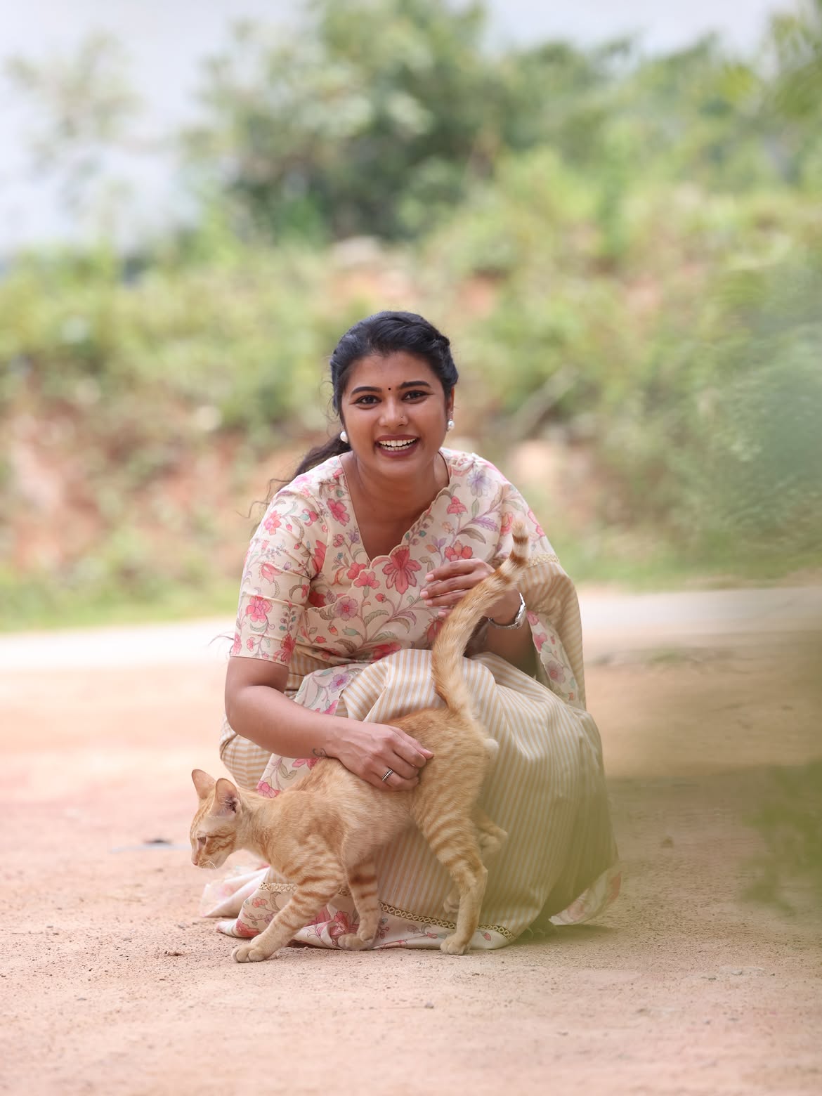 Sharanya Pradeep Cute Photos with Pet Cat
