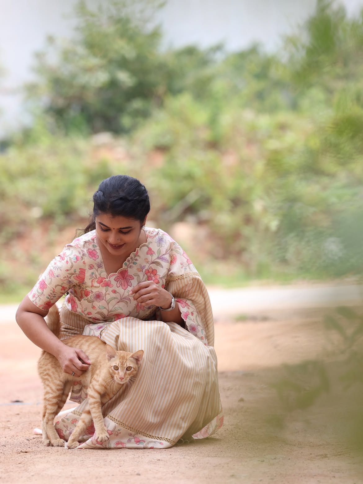Sharanya Pradeep Cute Photos with Pet Cat