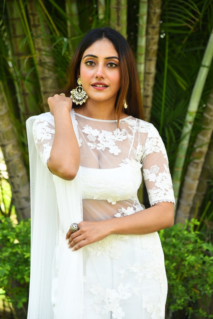 Shreyasi Sen Stunning Looks in White Dress