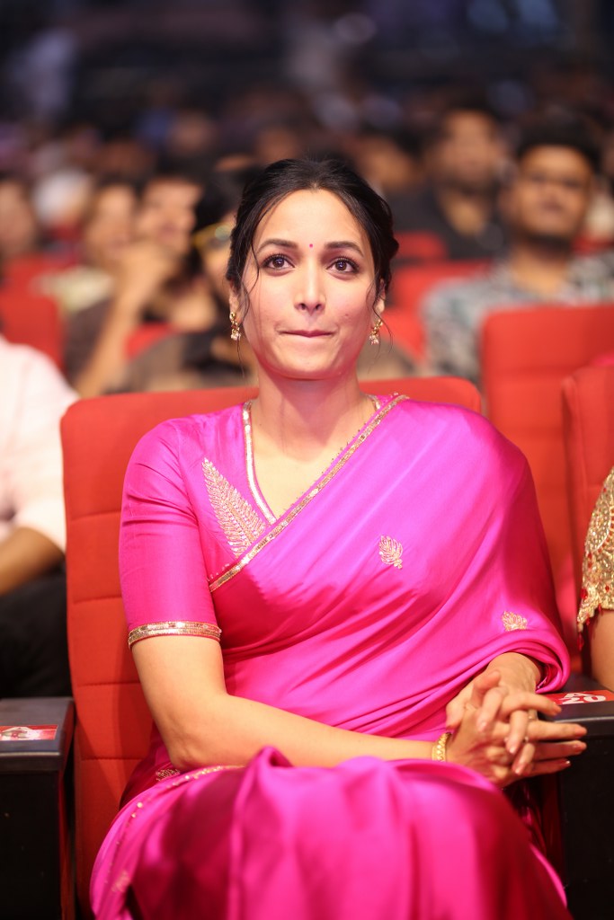 Srinidhi Shetty Shines in Pink Saree
