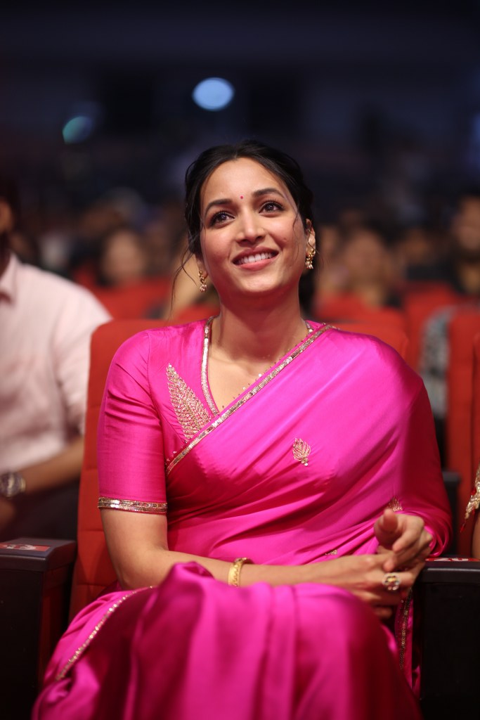 Srinidhi Shetty Shines in Pink Saree