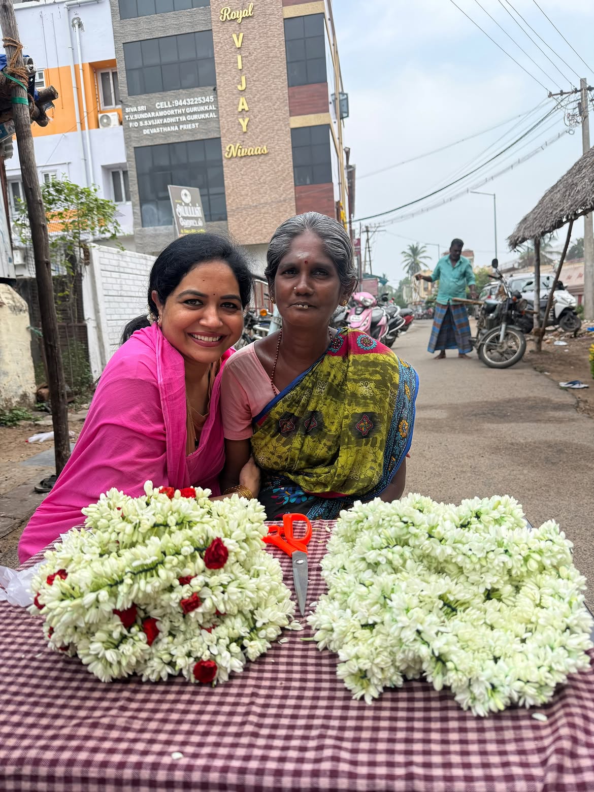 Singer Sunitha Visits Tamilnadu Temples