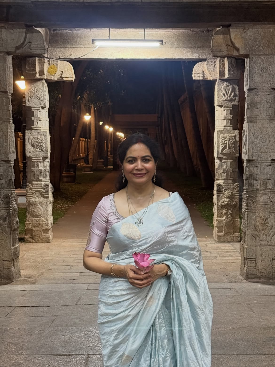 Singer Sunitha Visits Tamilnadu Temples