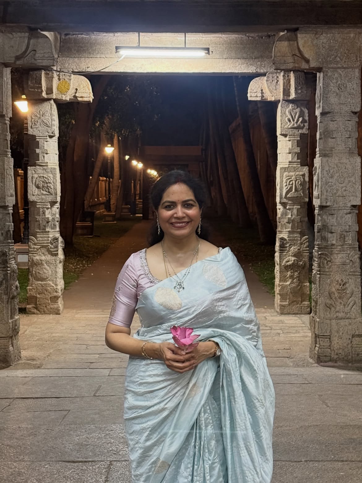 Singer Sunitha Visits Tamilnadu Temples