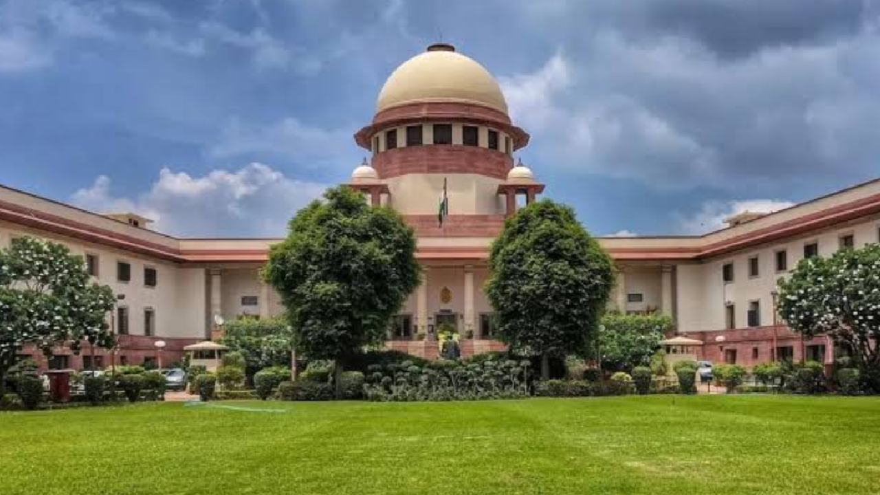Supreme Court: మత మార్పిడి రిజర్వేషన్లపై సుప్రీంకోర్టు సంచలన తీర్పు.. ఇస్లాంలోకి మారితే బీసీ అర్హత రద్దు