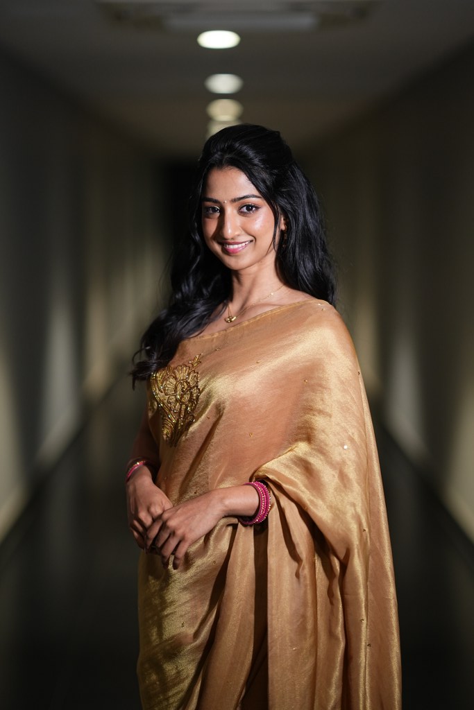 Sushmita Shetty Shines in Gold Saree