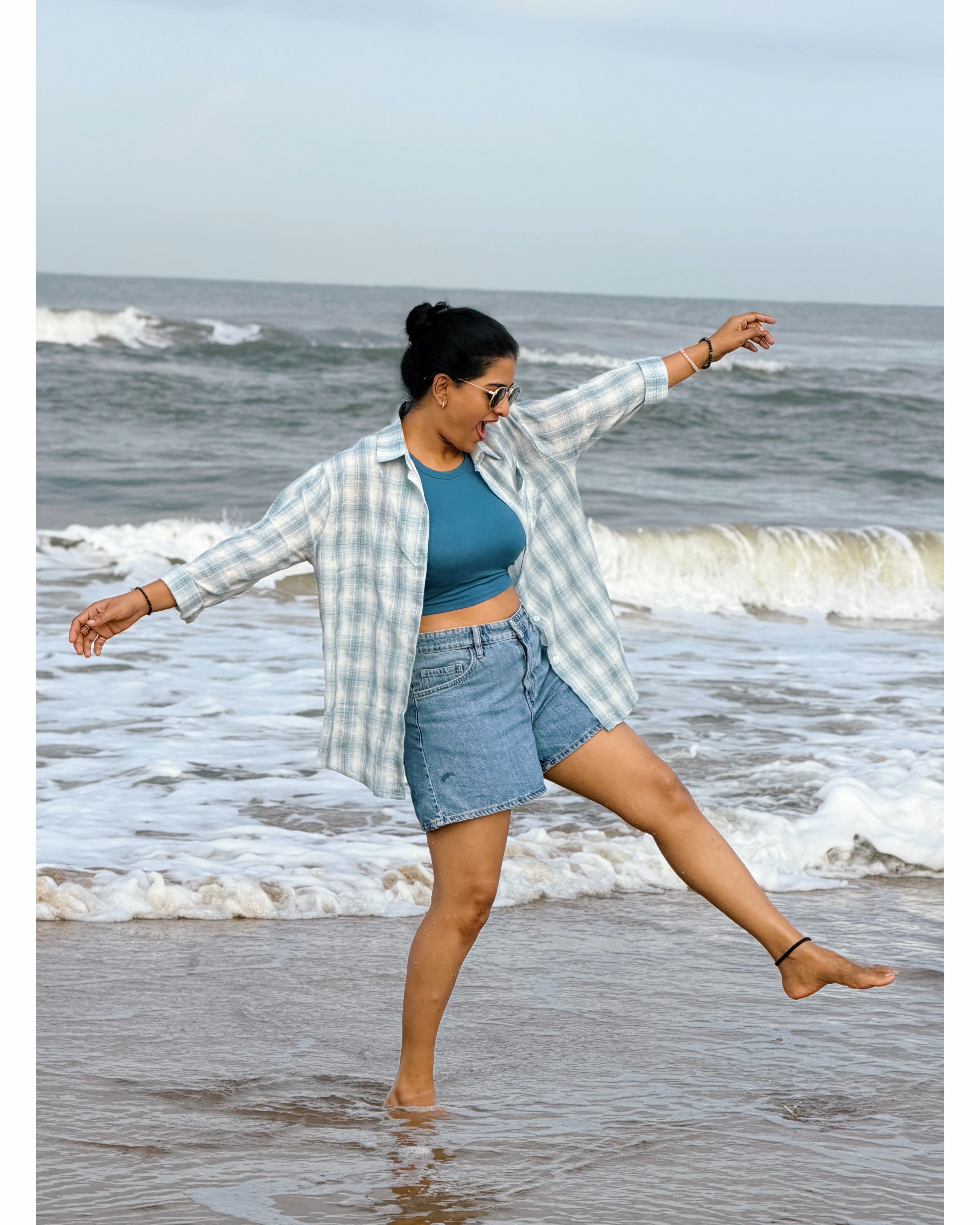 Anshu Reddy Enjoying Vacation in Beach