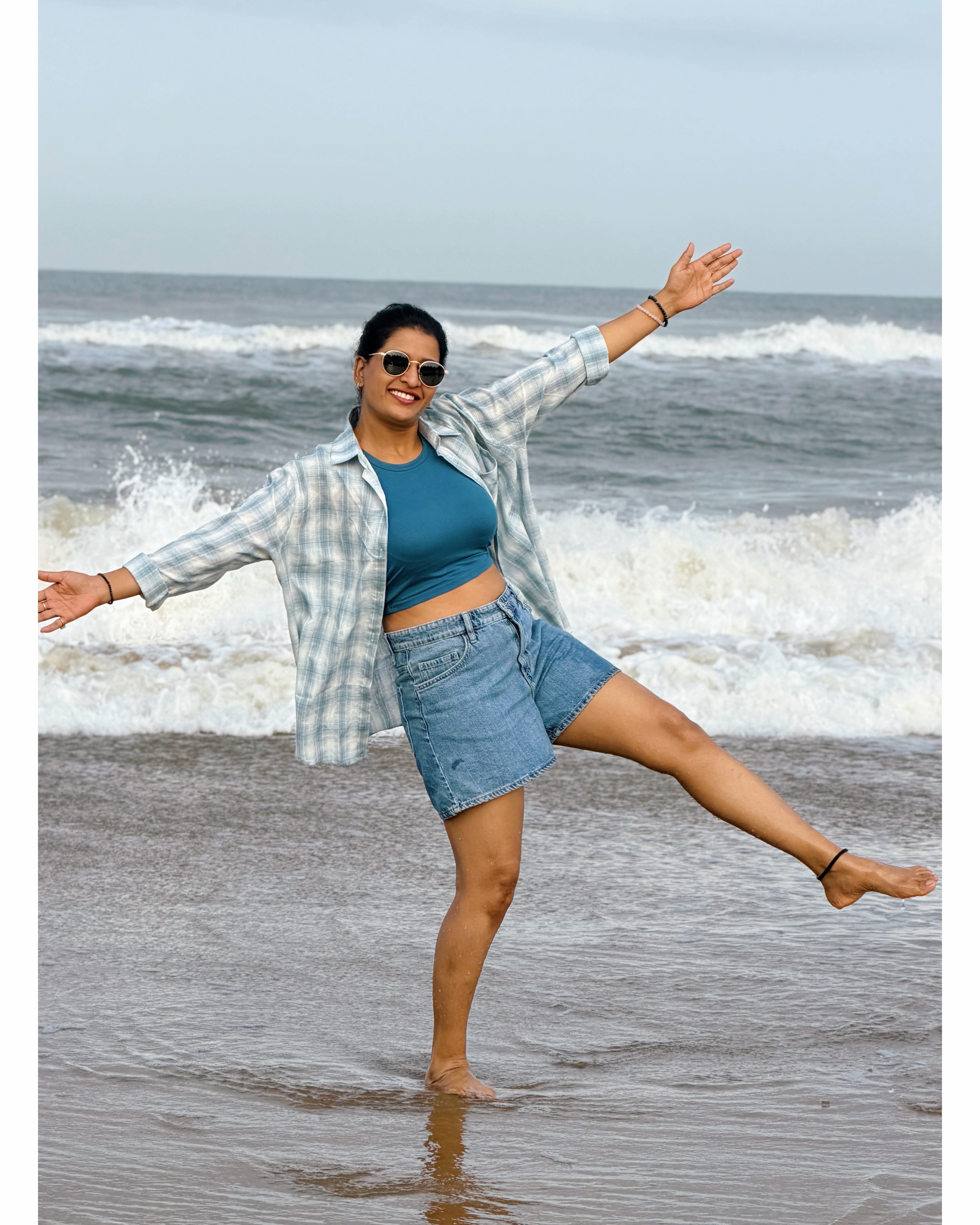 Anshu Reddy Enjoying Vacation in Beach