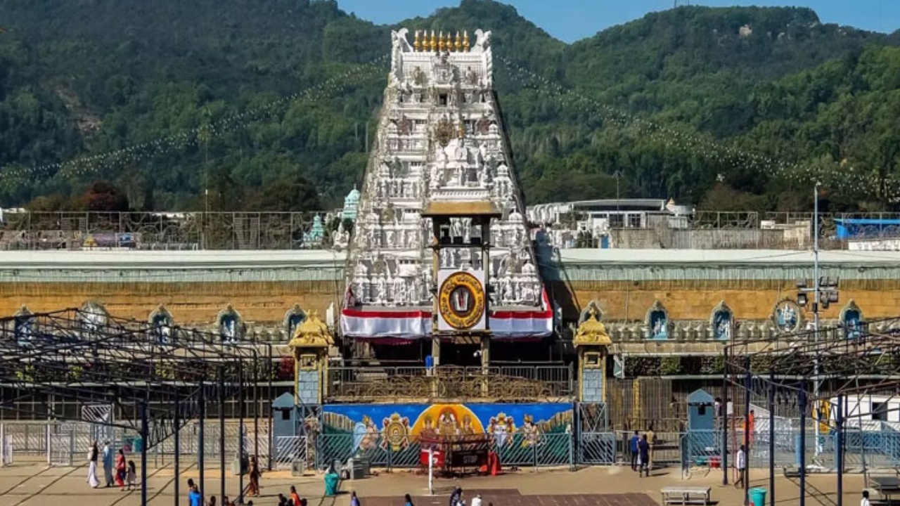 Tirumala : తిరుమల వెళ్లే ప్రయాణికులకు అలర్ట్.. ఆ ప్రాంతాల్లో నో ఎంట్రీ..! భక్తులకు టీటీడీ చైర్మన్ కీలక సూచన..