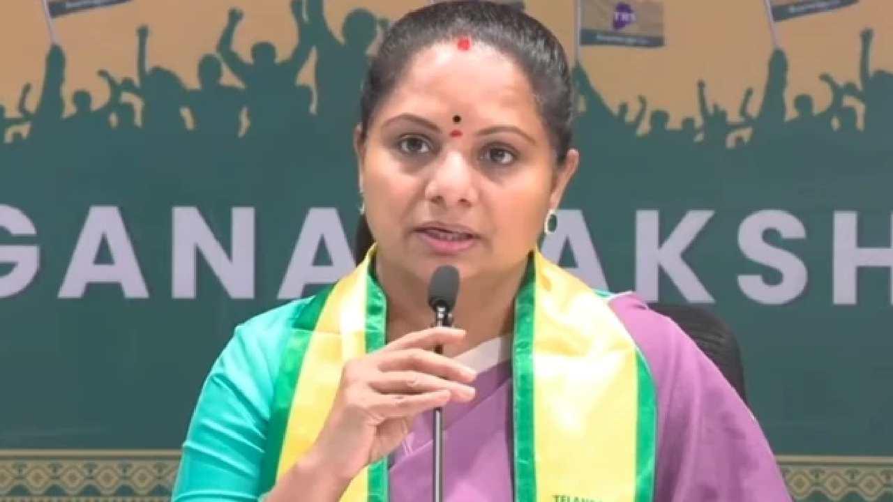 Kavitha: ఎల్‌నినో ముప్పుపై నిర్లక్ష్యం.. పంటలు వేయొద్దంటారా? ఇది సీఎం బాధ్యతారాహిత్యం కాదా.. రేవంత్ పై కవిత ఫైర్