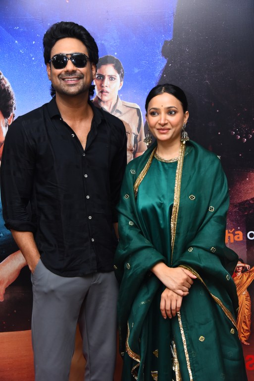 Varun Sandesh Shweta Basu Prasad Na Wife Missing Promotions