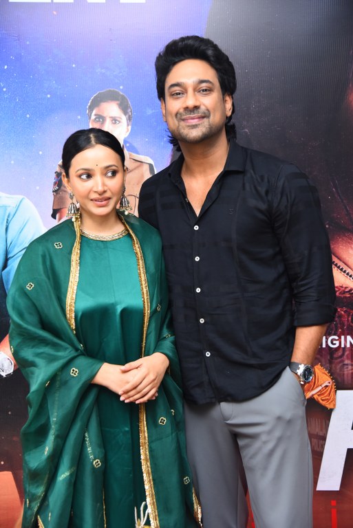 Varun Sandesh Shweta Basu Prasad Na Wife Missing Promotions