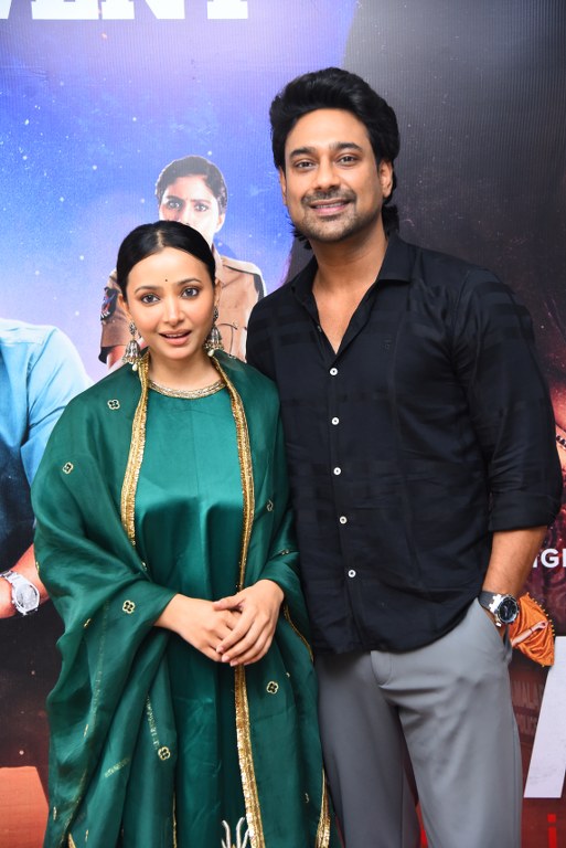 Varun Sandesh Shweta Basu Prasad Na Wife Missing Promotions