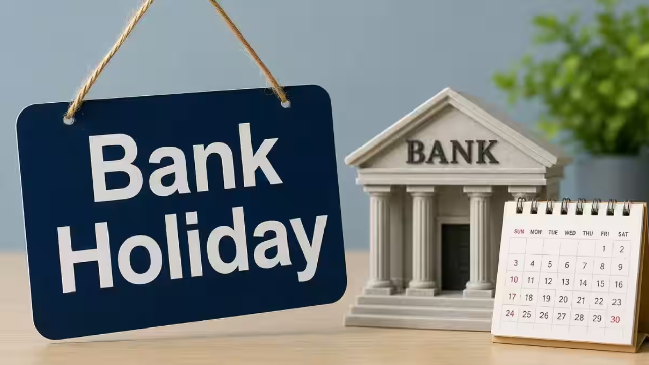 Bank Holidays: బ్యాంక్ వినియోగదారులకు అలర్ట్.. నవంబర్ లో భారీగా సెలవులు.. ఈ వివరాలు తెలుసుకోండి మరి!