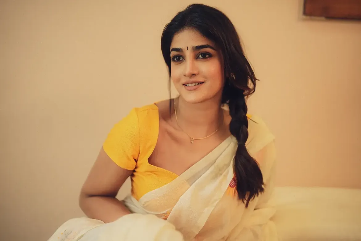 Dimple Hayathi Stunning Looks in Saree