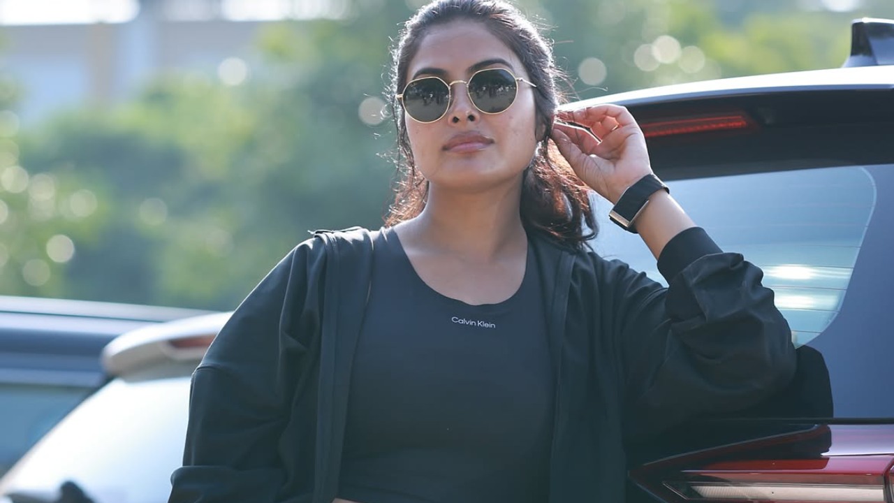 Divi : లవ్ బ్రేకప్స్ అయ్యాయి.. లివ్ ఇన్ రిలేషన్ లో ఉండాలి.. పెళ్లిపై దివి కామెంట్స్ వైరల్..