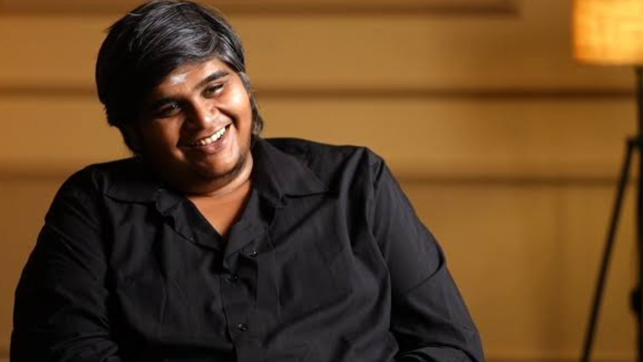 Karthik Subbaraj : తమిళ పరిశ్రమ వెయ్యి కోట్ల కల.. ఆసక్తికర కామెంట్స్ చేసిన దర్శకుడు.. కేజీఎఫ్, పుష్పలతో పోలుస్తూ..