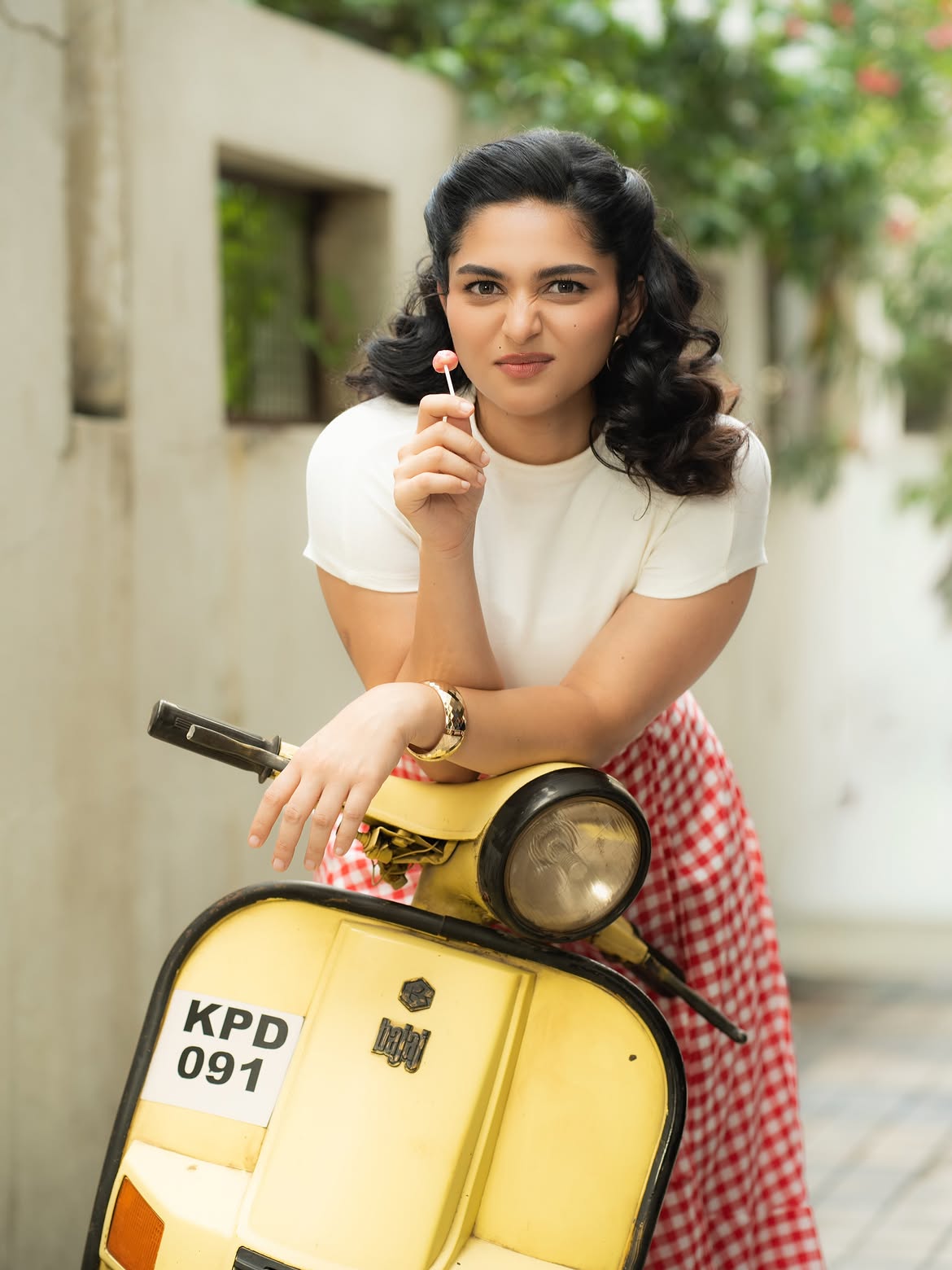 Kayadu Lohar Cute Retro Looks