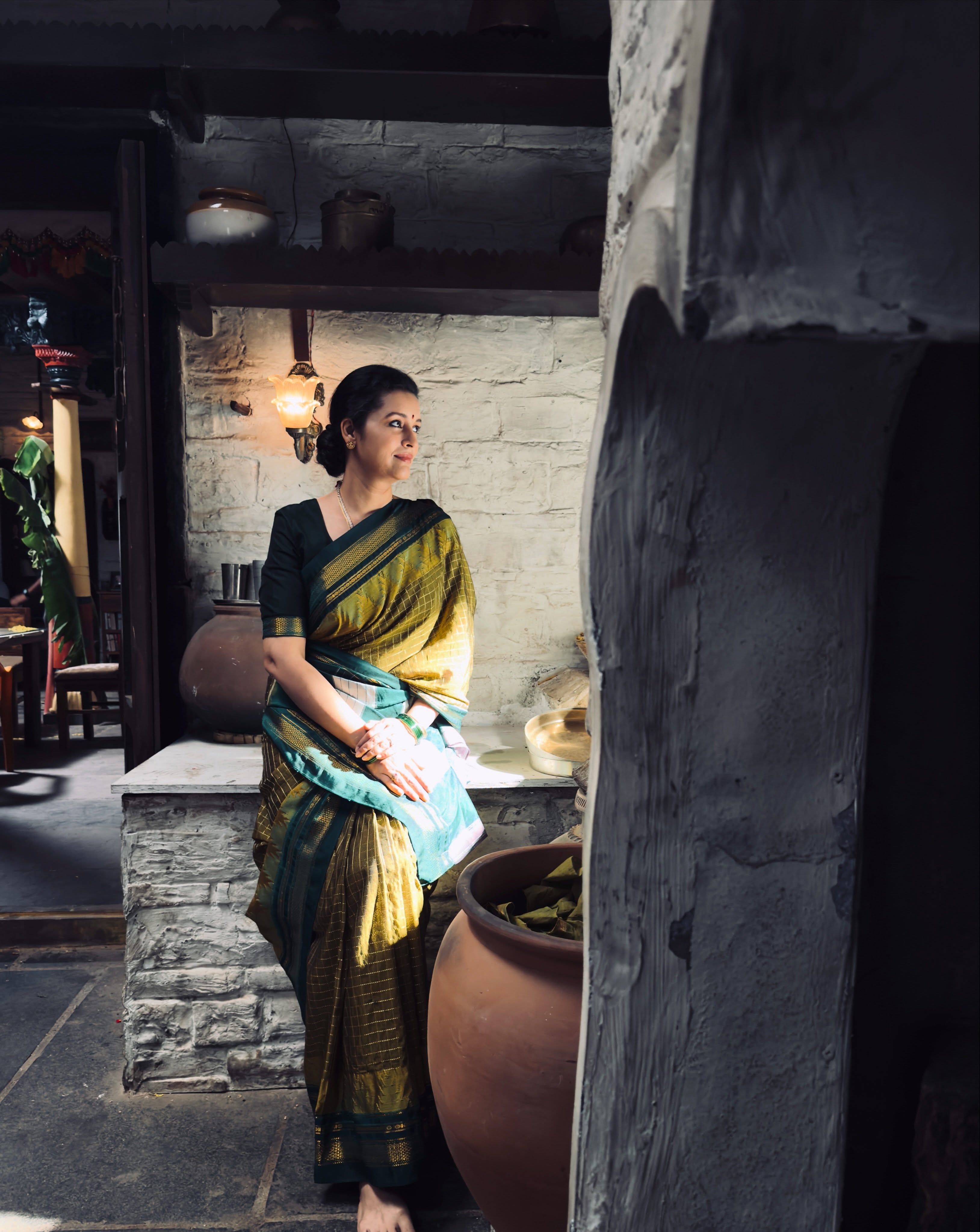 Renu Desai Shares Saree Looks from Movie Shooting