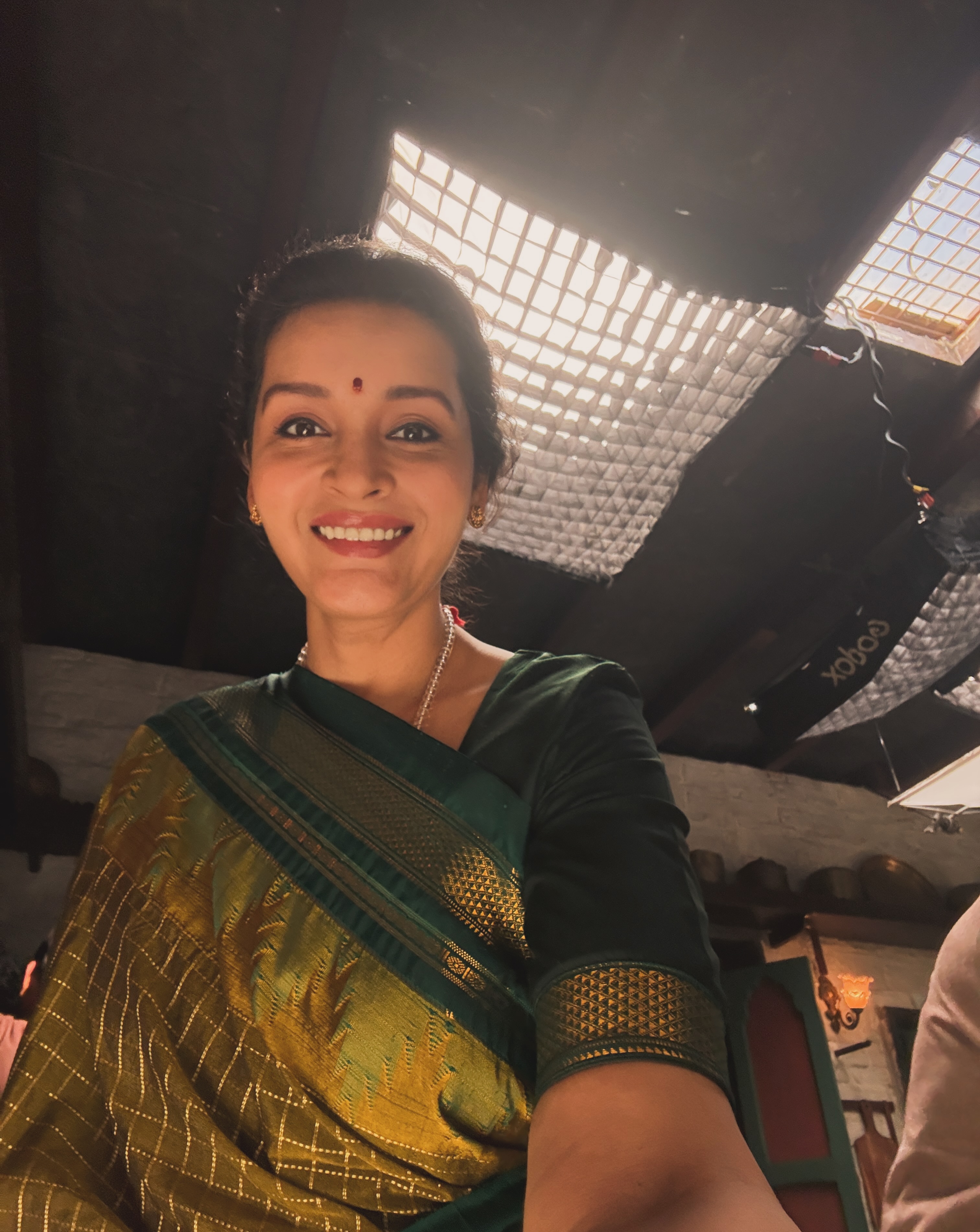 Renu Desai Shares Saree Looks from Movie Shooting