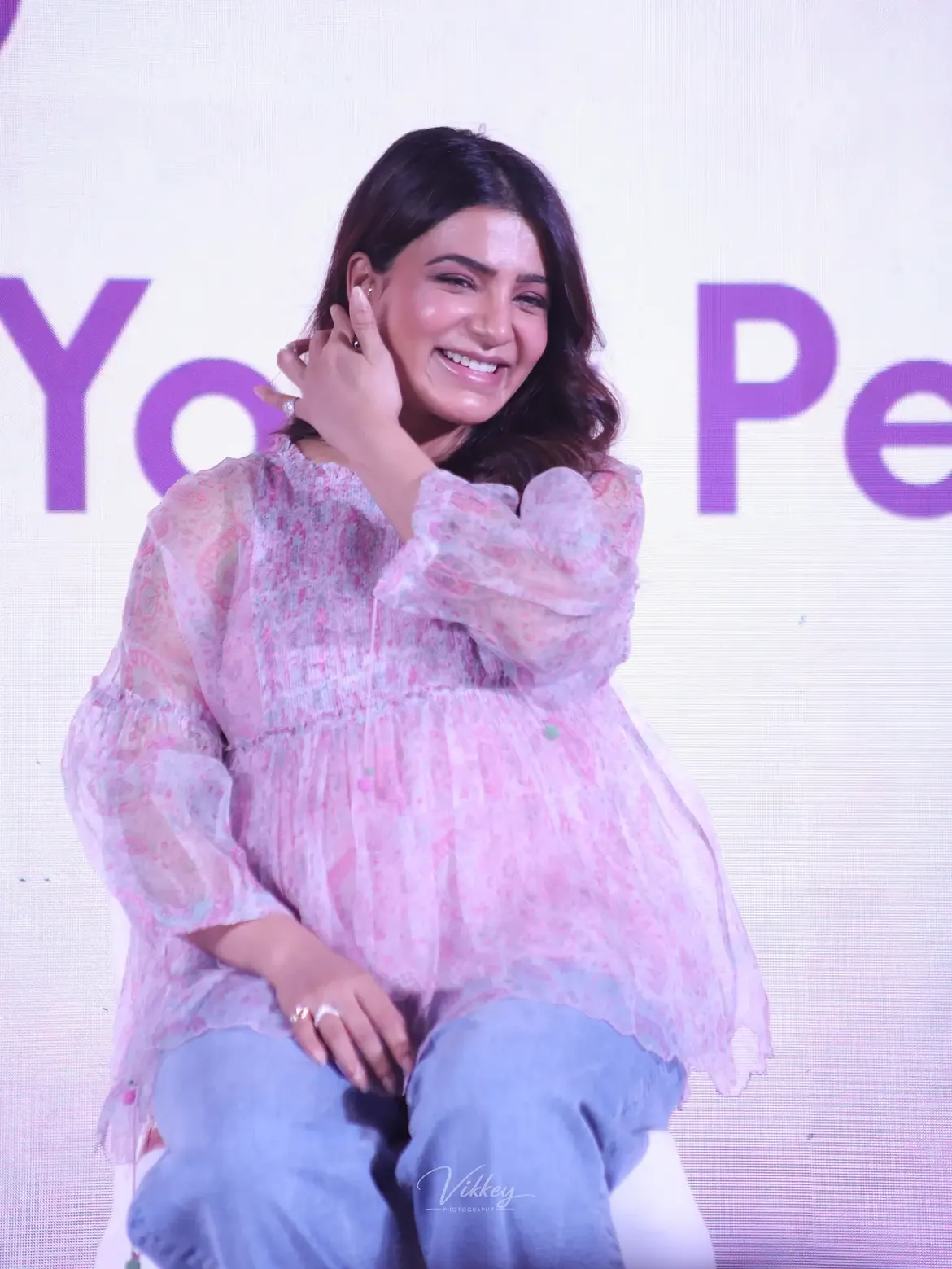 Samantha Latest Baby Bump Photos