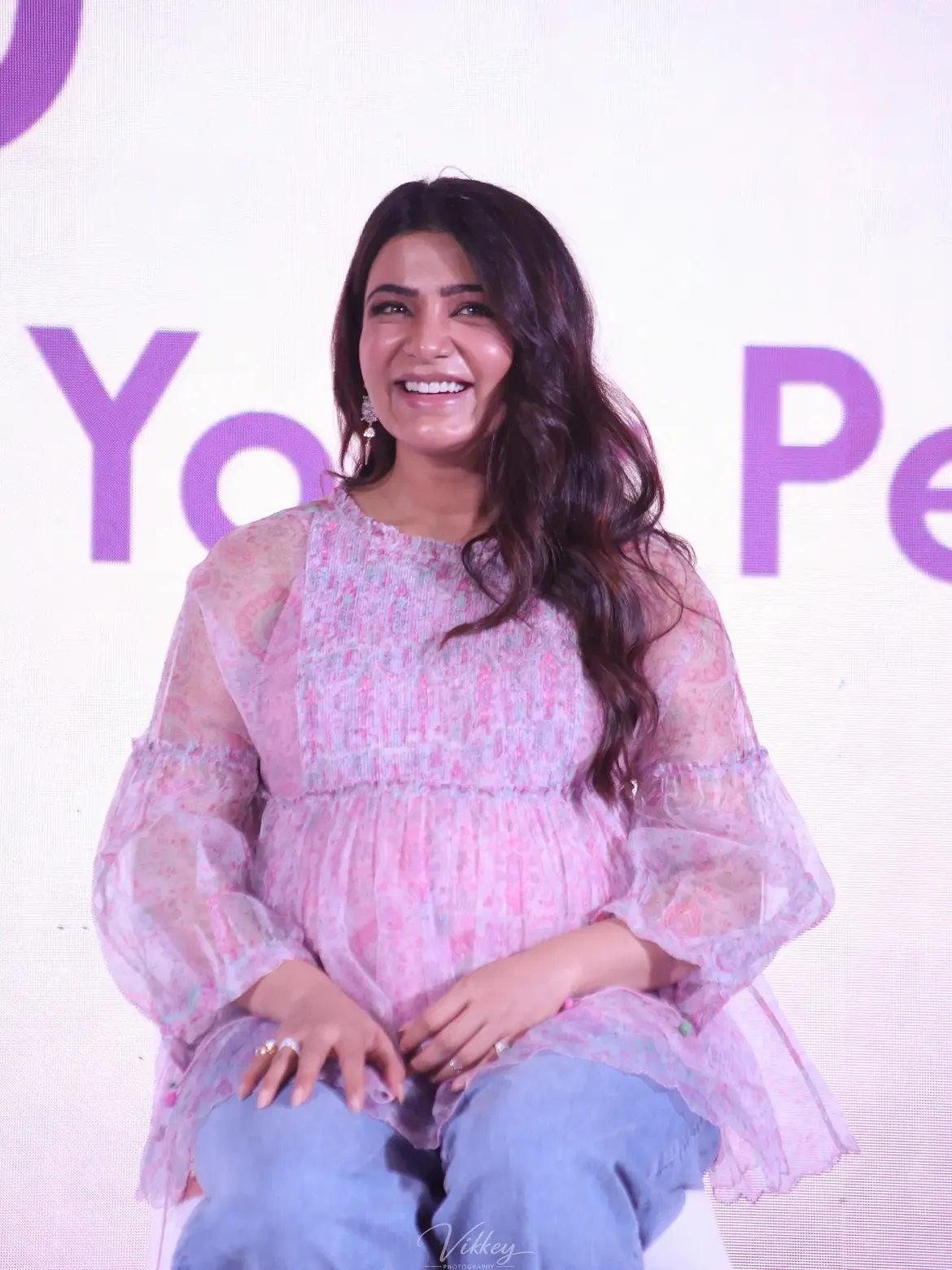 Samantha Latest Baby Bump Photos