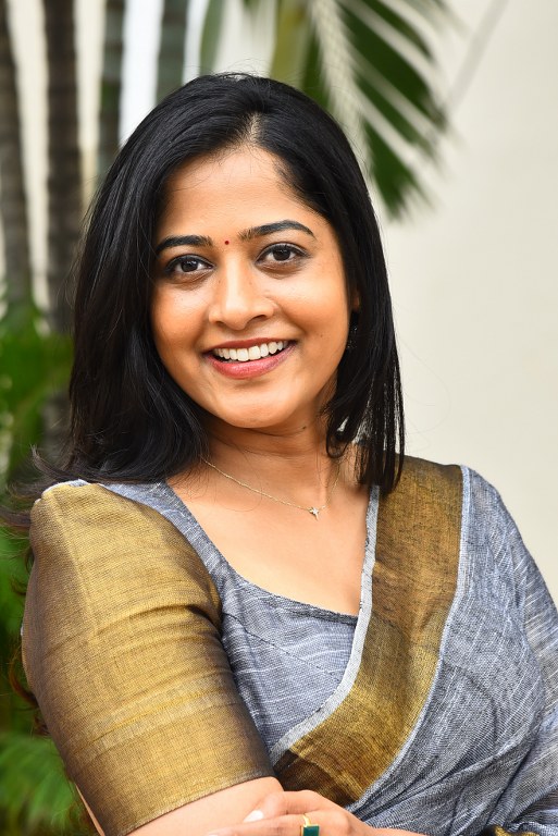 Shravani Reddy Stunning Looks in Saree at Rudravanam PS