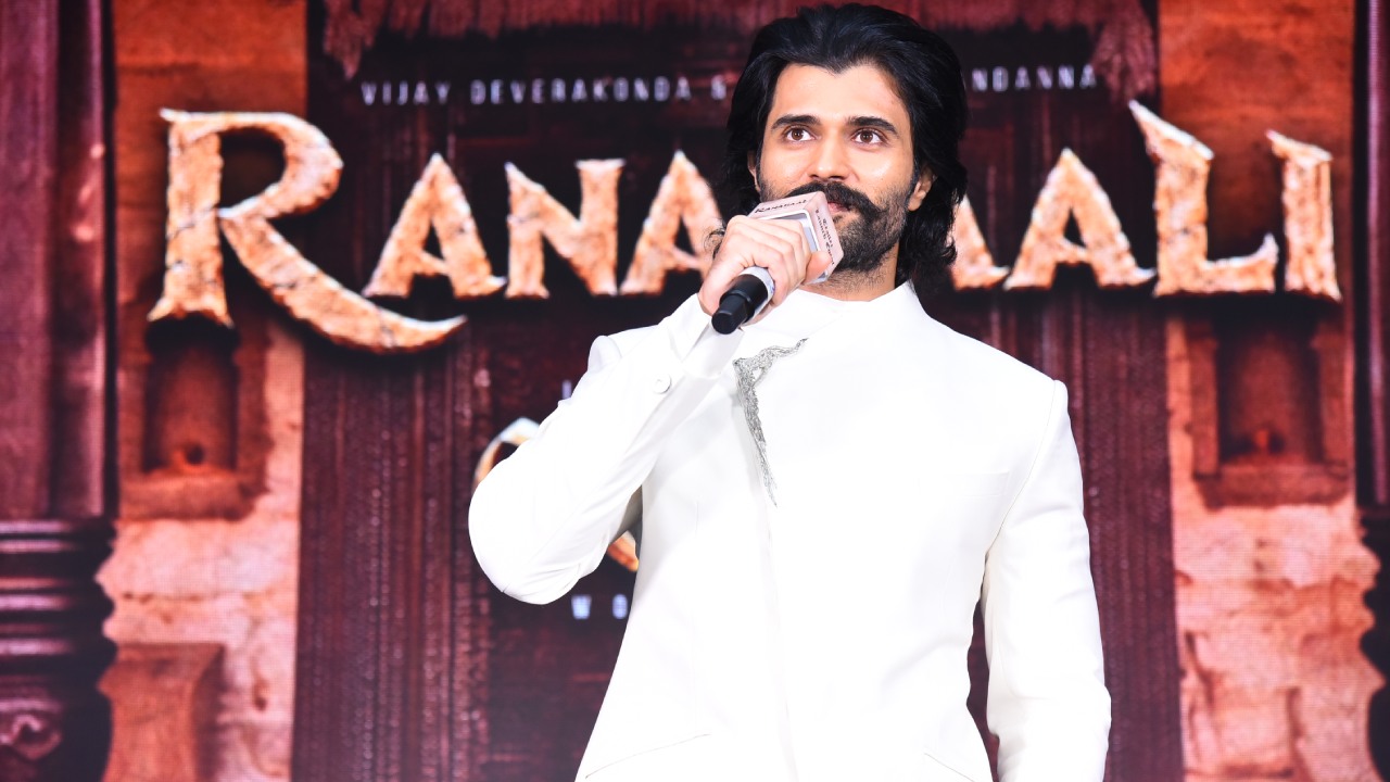 Vijay Deverakonda : వాళ్లకు బలుపు అనిపిస్తే నేను తగ్గాలా..? నేను మారను.. విజయ్ దేవరకొండ కామెంట్స్ వైరల్..
